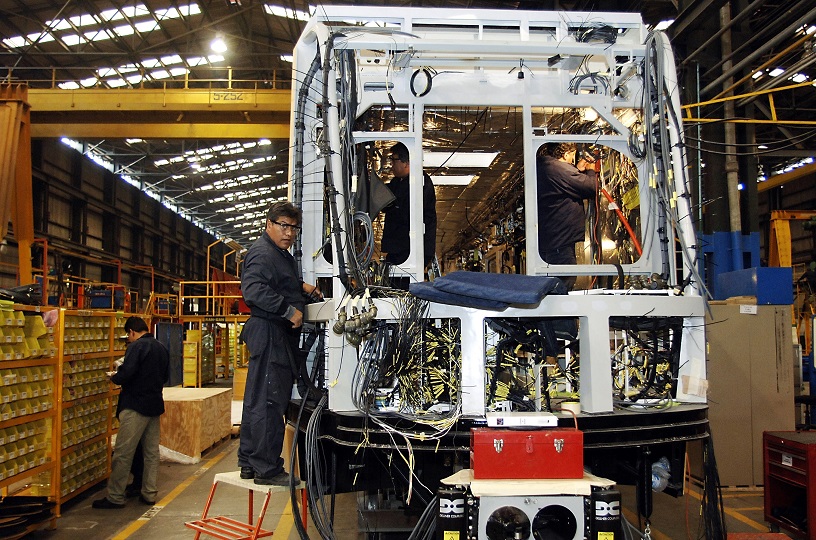 Bombardier delivers first out of 12 light rail vehicles to Guadalajara city