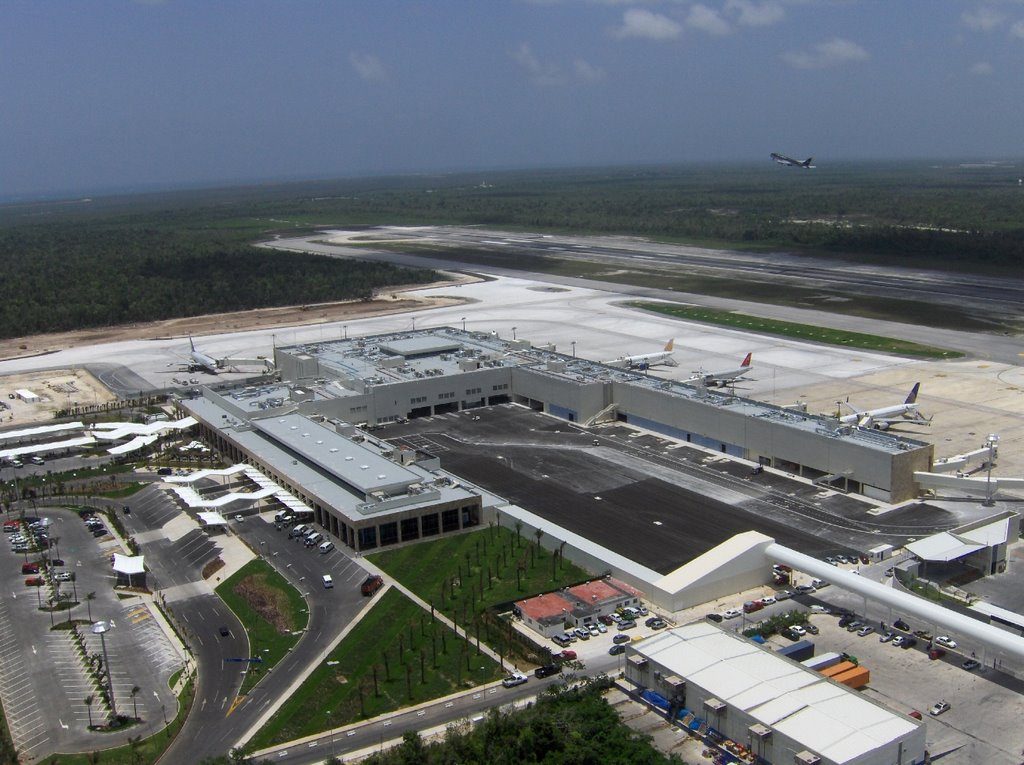 Traffic in the International Airport of Cancun registers a 10% drop