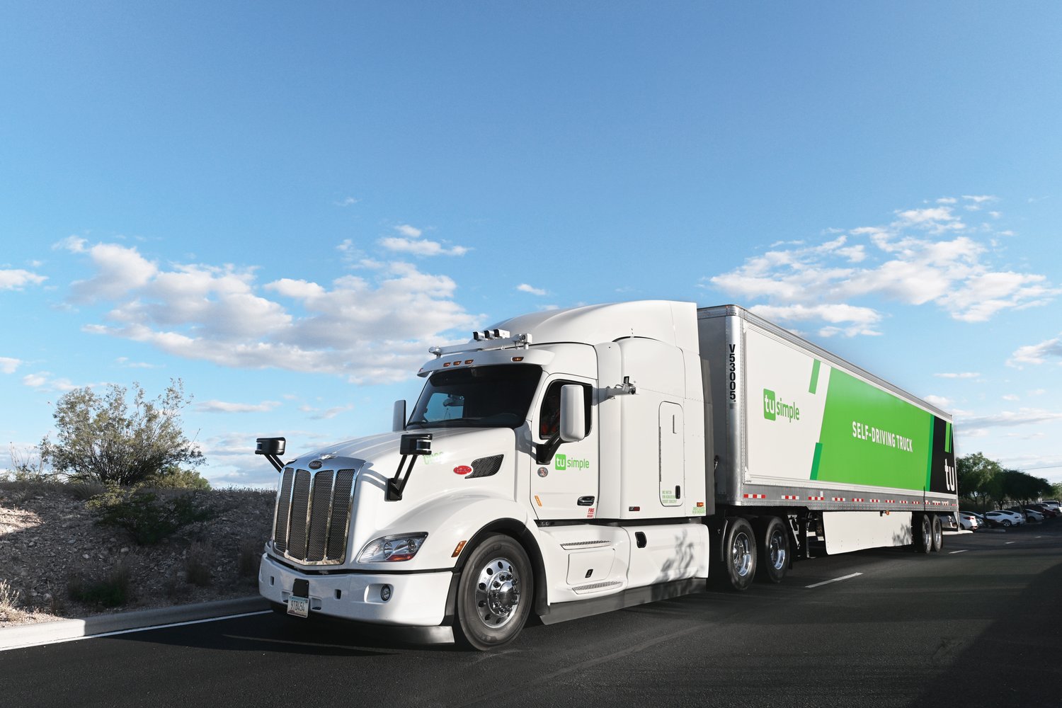 Robotic trucks roll through Arizona