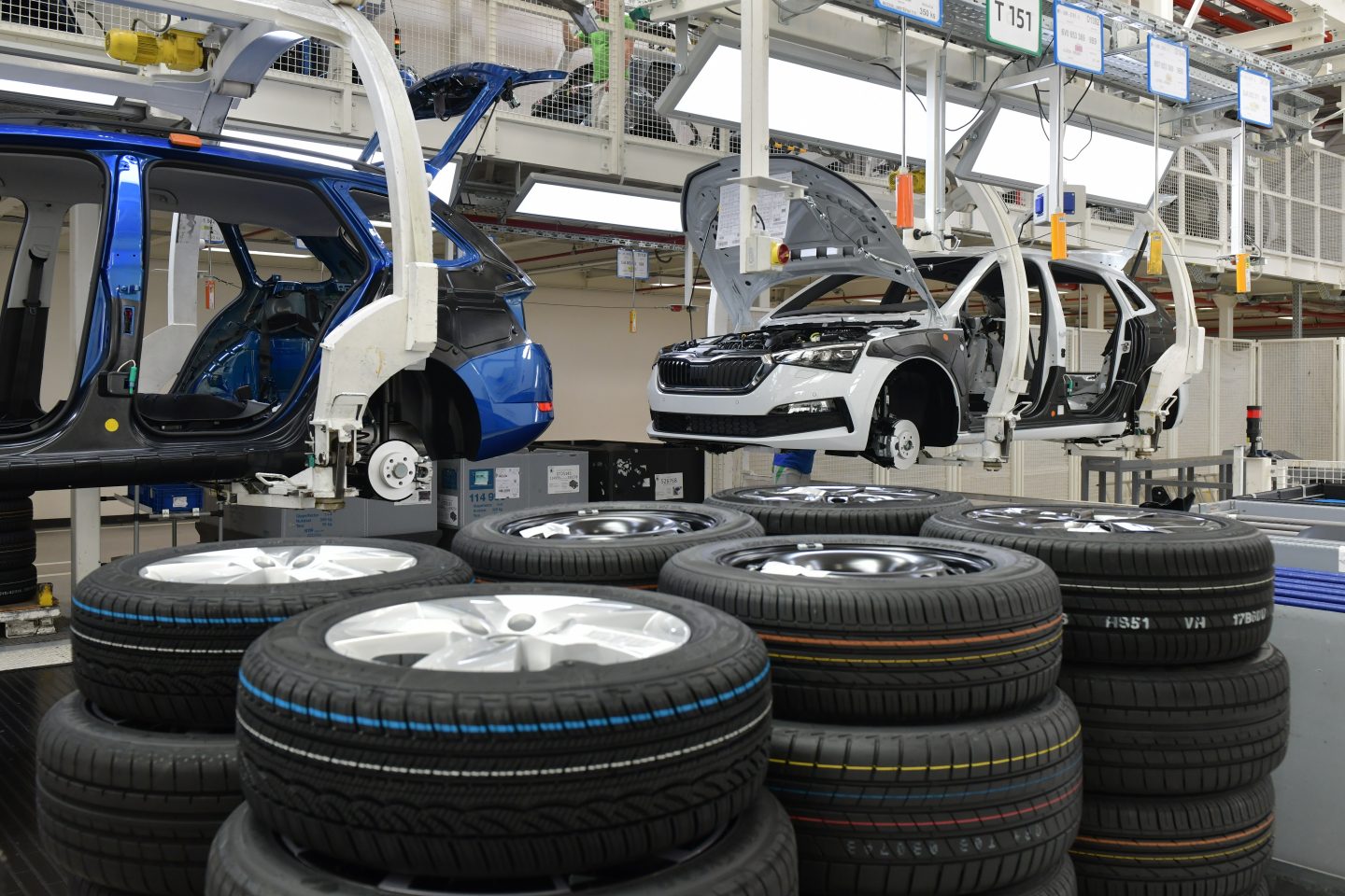 Big Auto Manufacturer Expands in Baja California