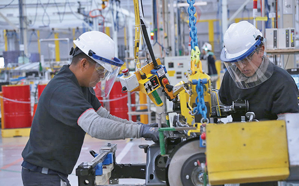 Employed personnel in the Mexican manufacturing industry fell 4.7%