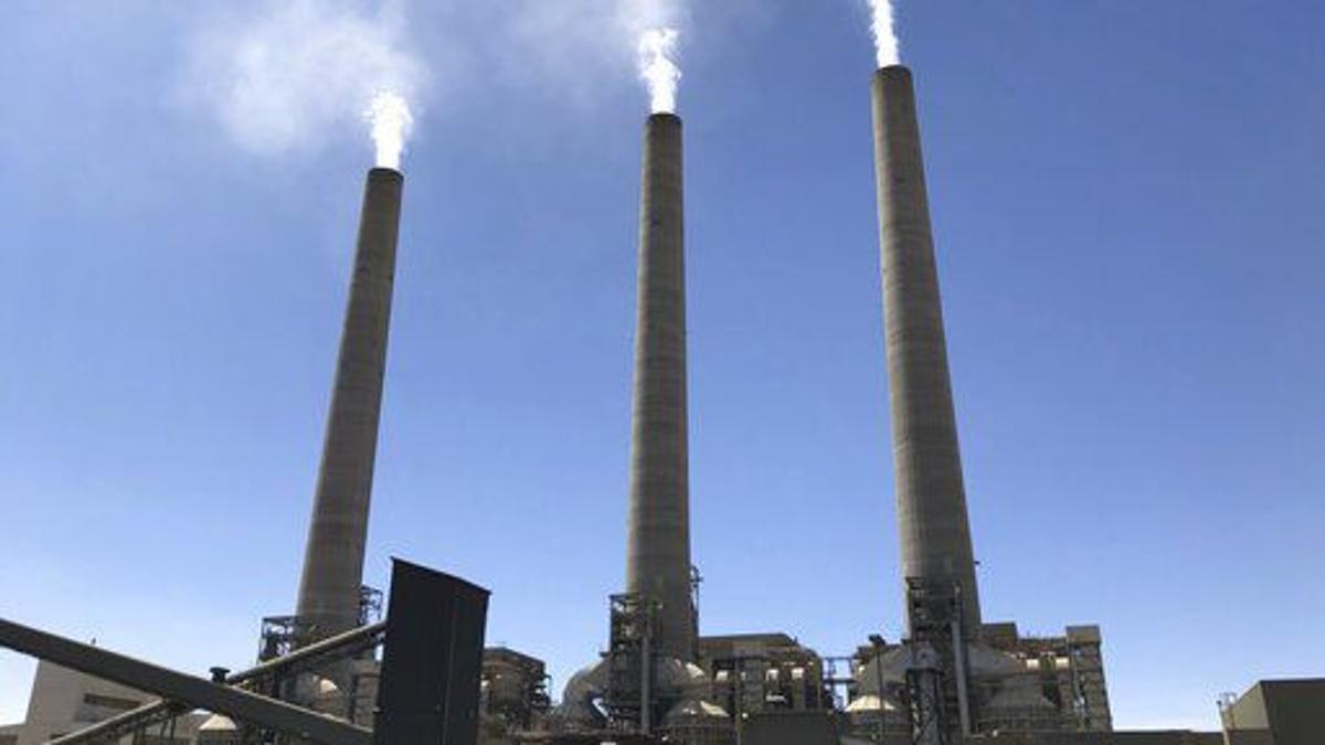 Navajo energy company to acquire shares in coal power plant