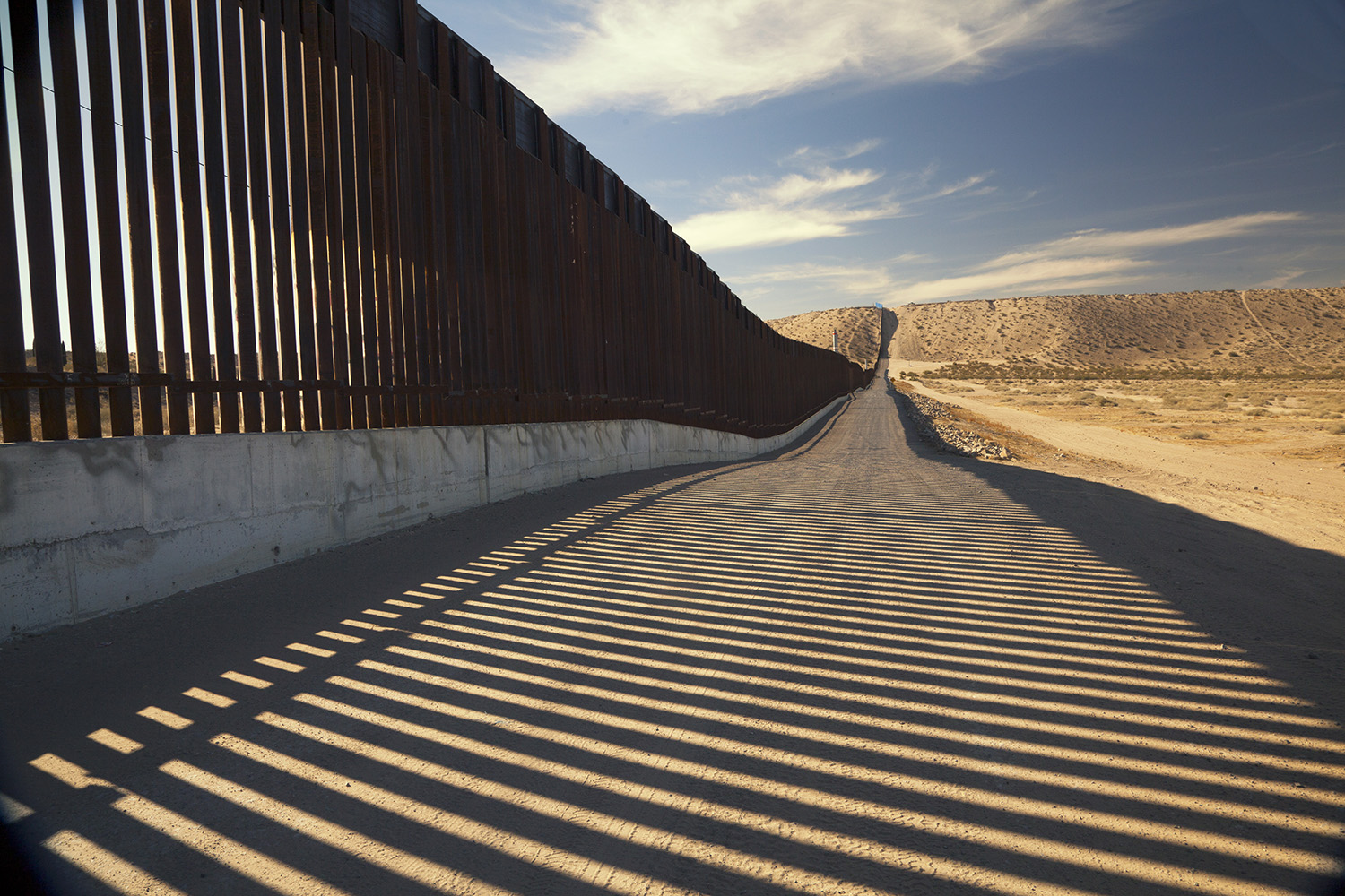 Border wall reaches 450 miles