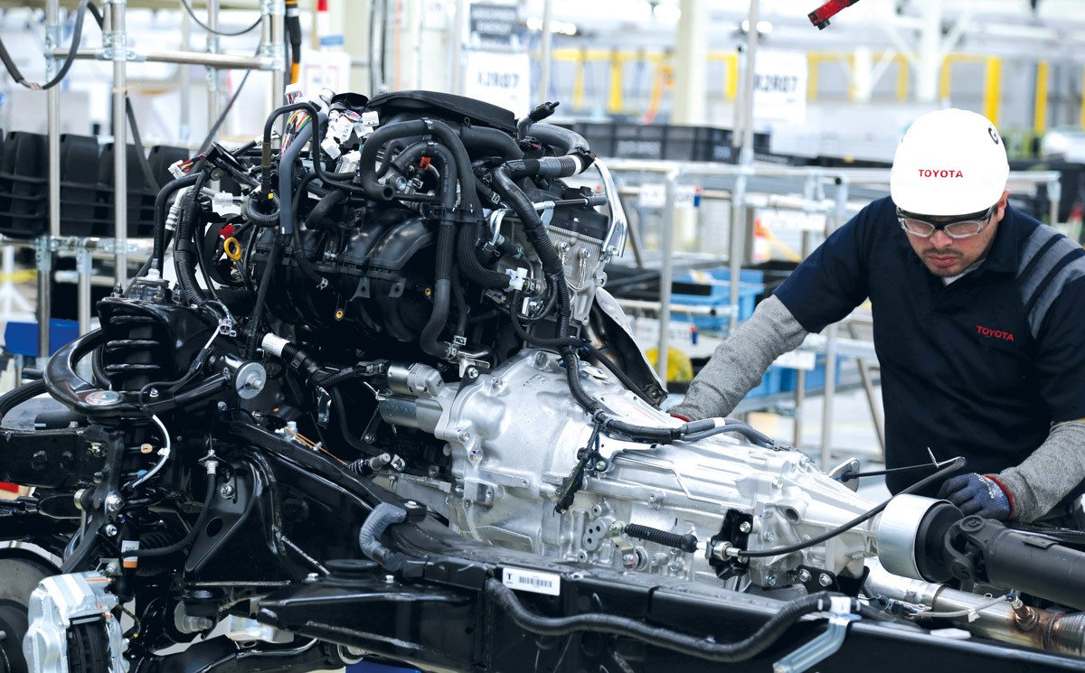 The automotive industry recovers 76% of lost jobs