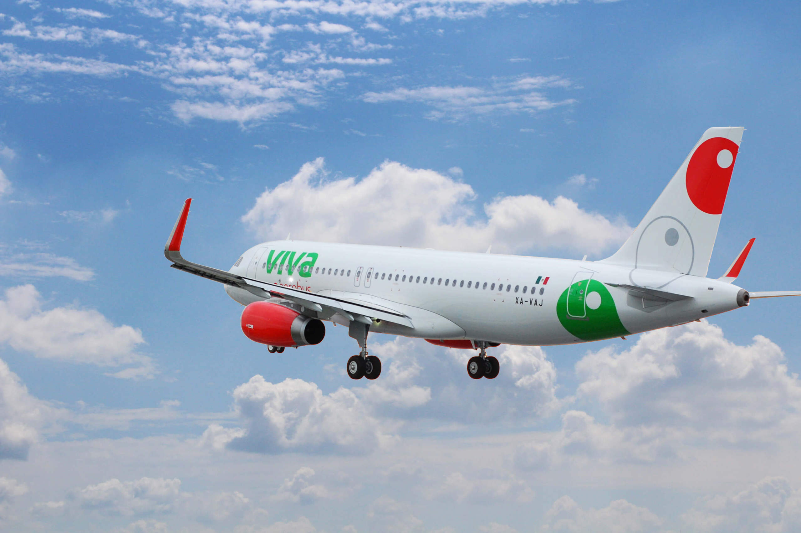 Viva Aerobus signs alliance to offset its carbon footprint