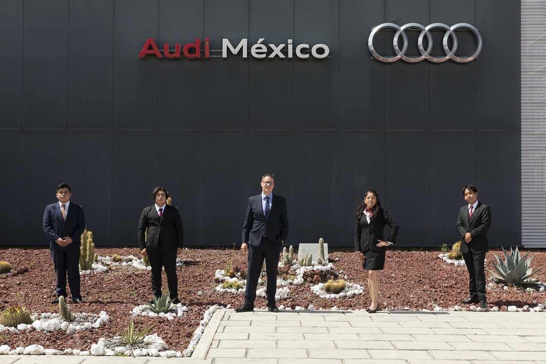 Audi Mexico graduates more than 70 students