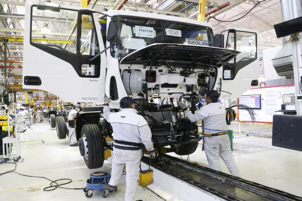 Heavy vehicle sales, production and exports increase