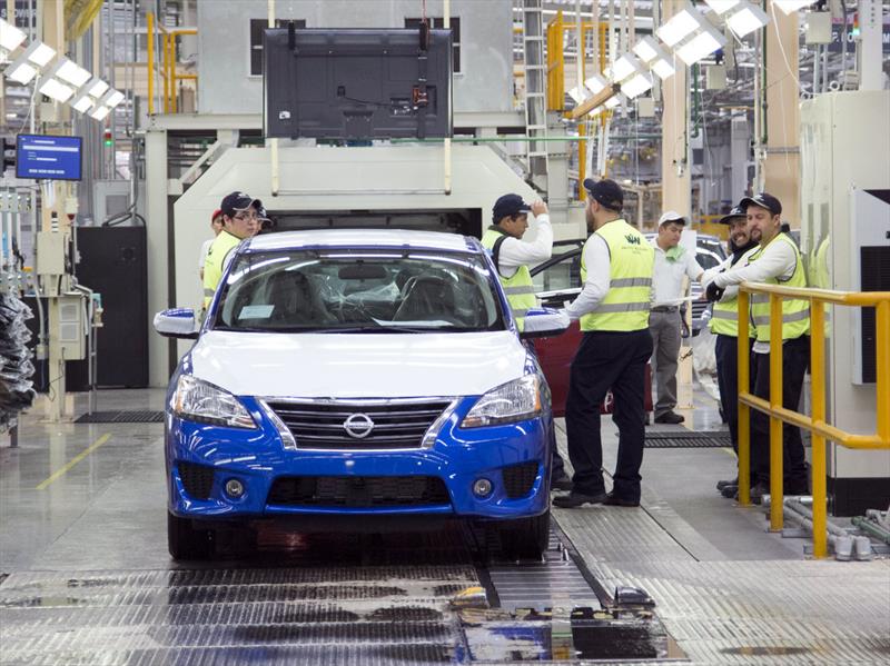 Nissan Mexicana produces a vehicle every 40 seconds