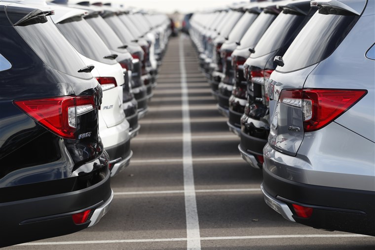 Automotive sales contracted by 10.7% in April