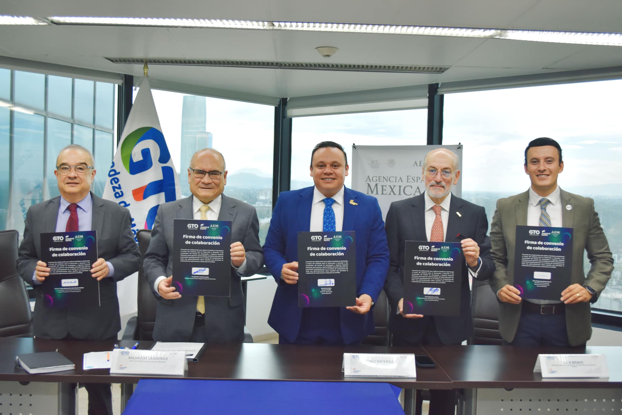JuventudEsGTO and AEM sign aerospace agreement