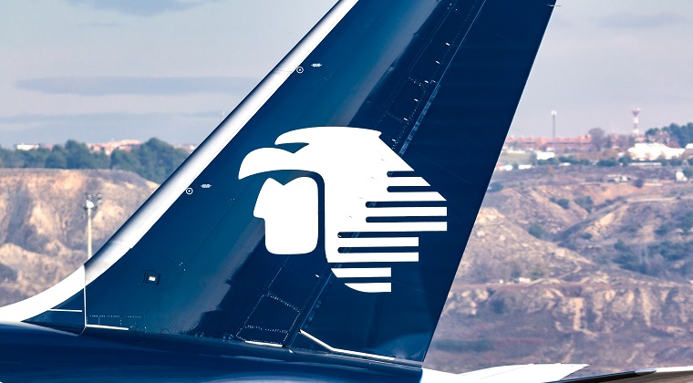 Boarding aisle impacts Aeromexico plane’s engine