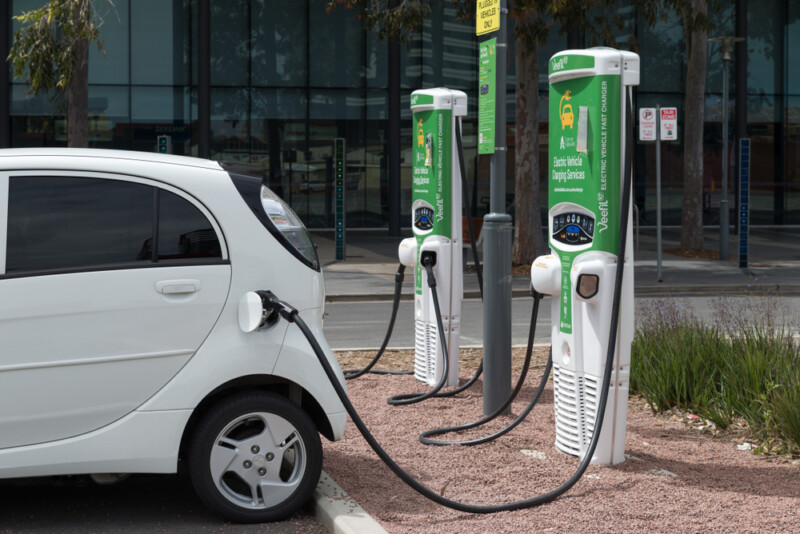Volkswagen and Evergo install fast charging stations for electric vehicles