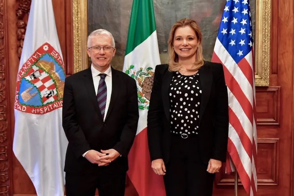 U.S. Consul General Meets with Maru Campos