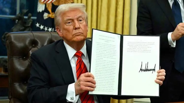 Trump imposes 25% tariffs on all steel and aluminum imports