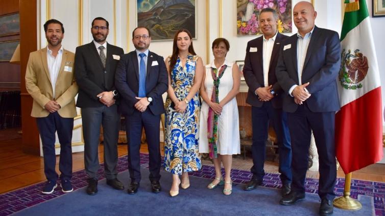 Chihuahua delegation holds key meetings at Paris aerospace show
