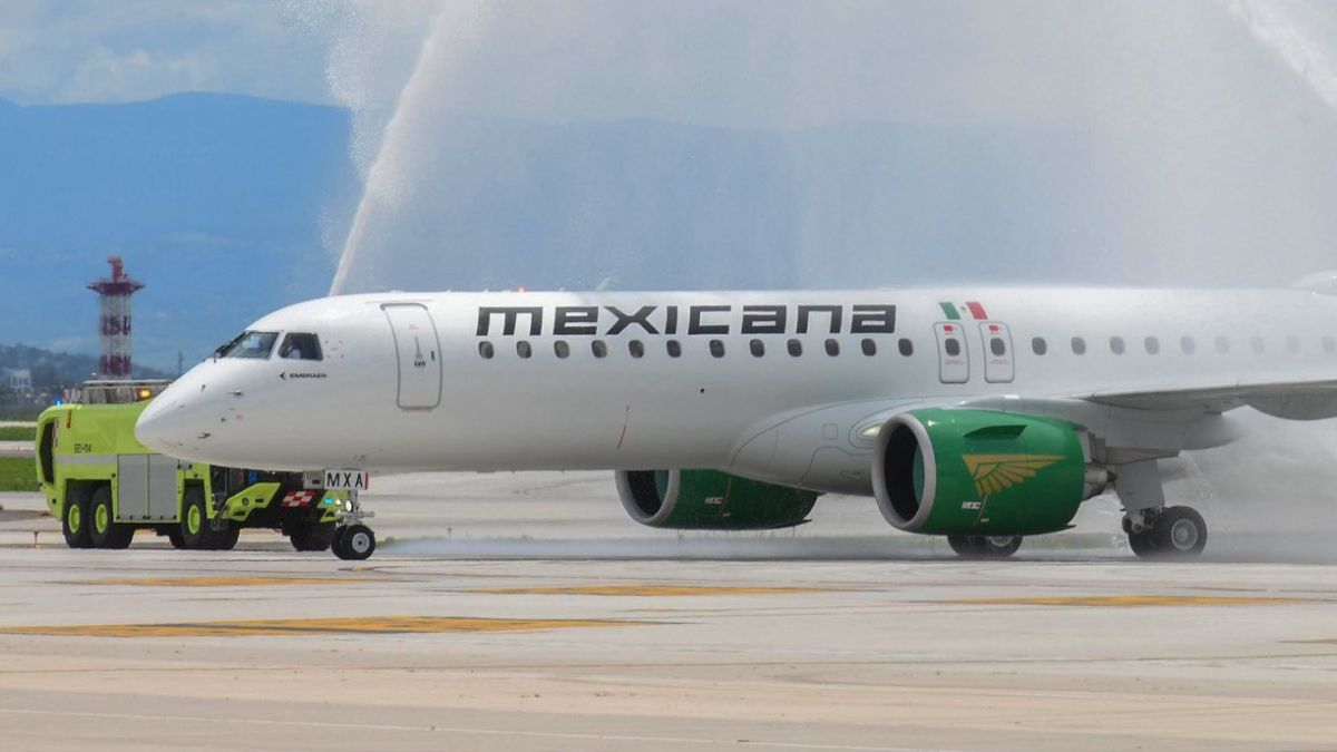 Mexicana receives its first Embraer aircraft