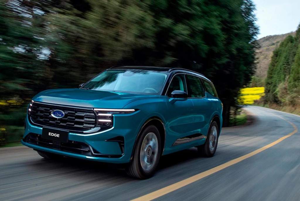 The 2026 Ford Edge with Hybrid Engine Arrives