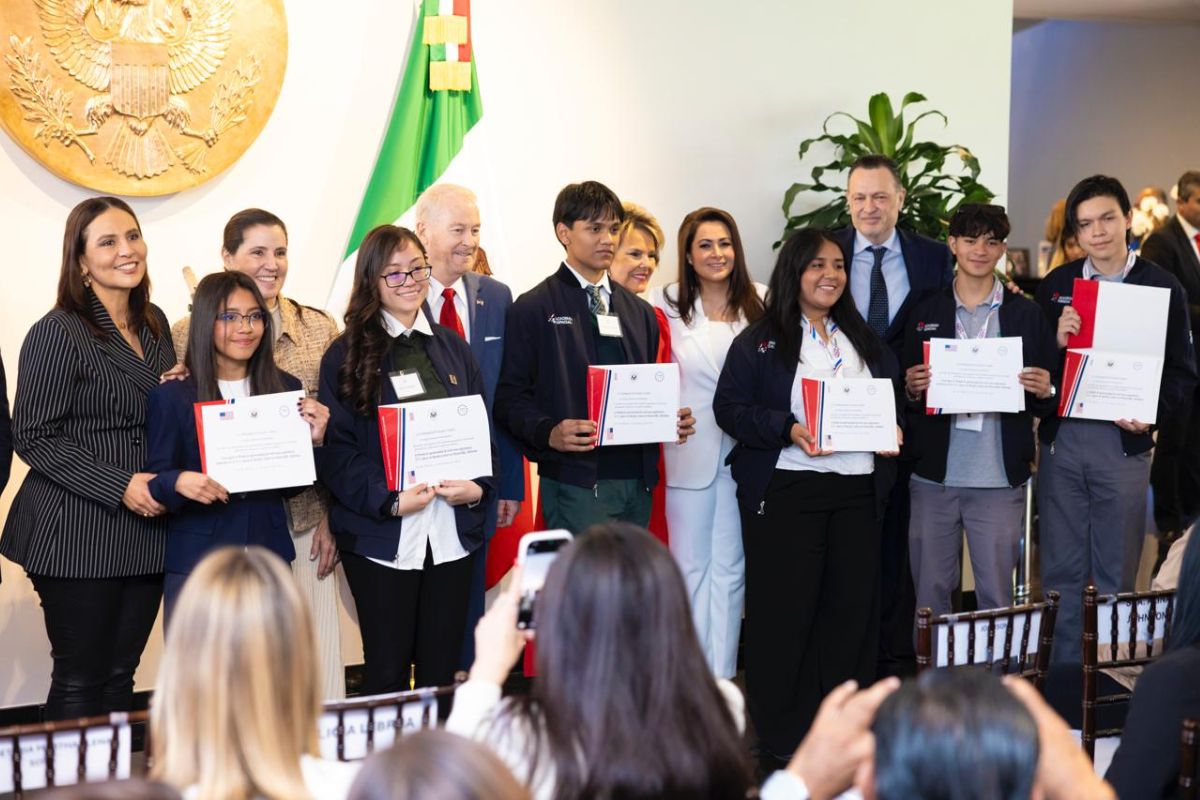 Students from Queretaro take part at NASA’s educational program