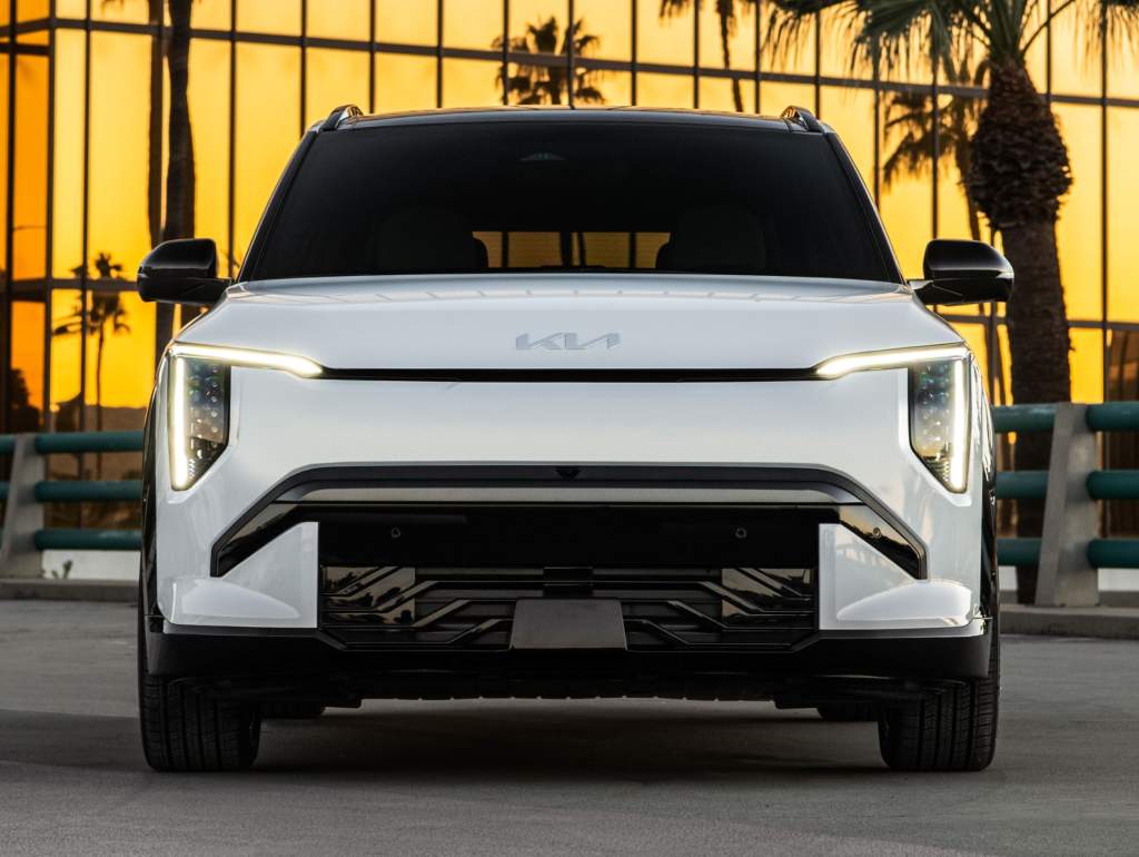 Kia Begins Production of First EV3s in Pesquería, Nuevo León