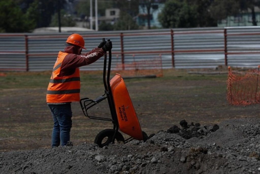 Construction sector reports annual decline