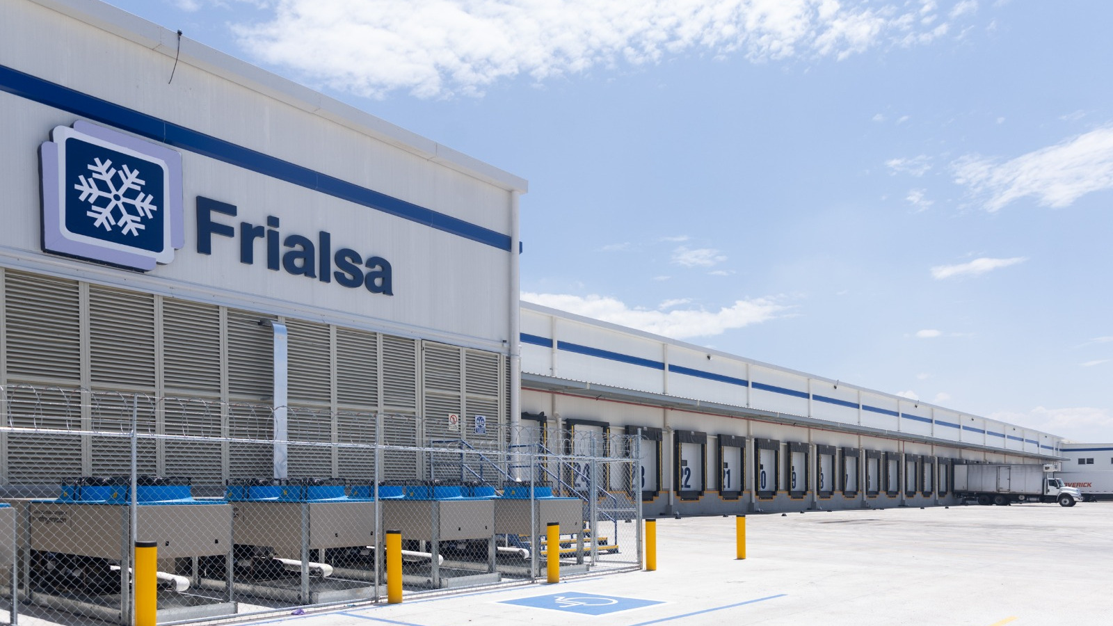 Frialsa opens mega logistics center in Queretaro