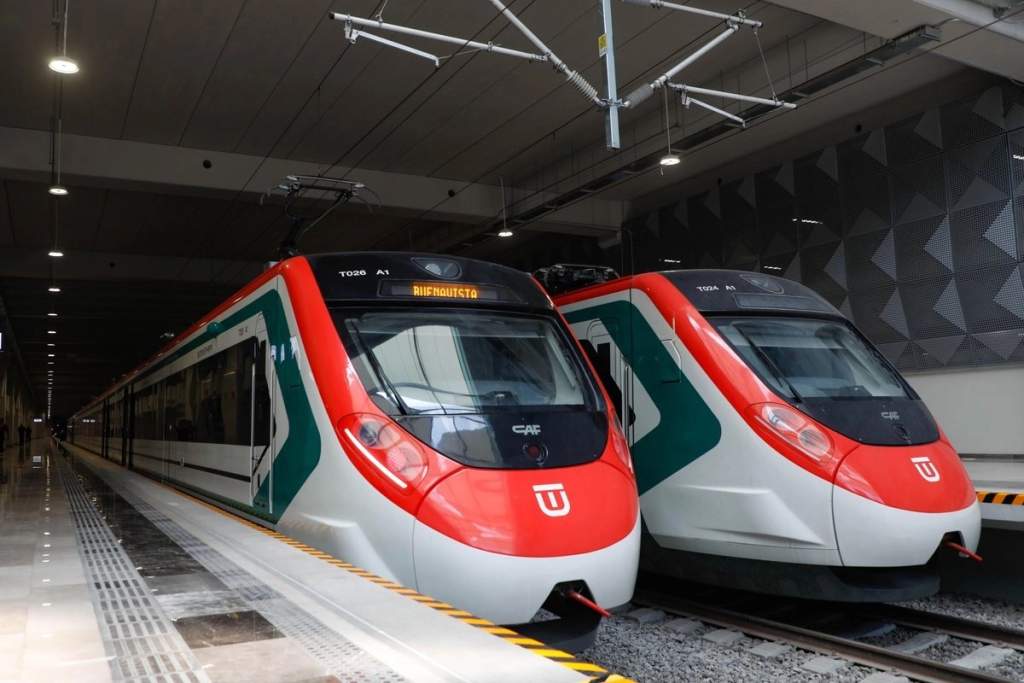 In its first week of service: the AIFA train
