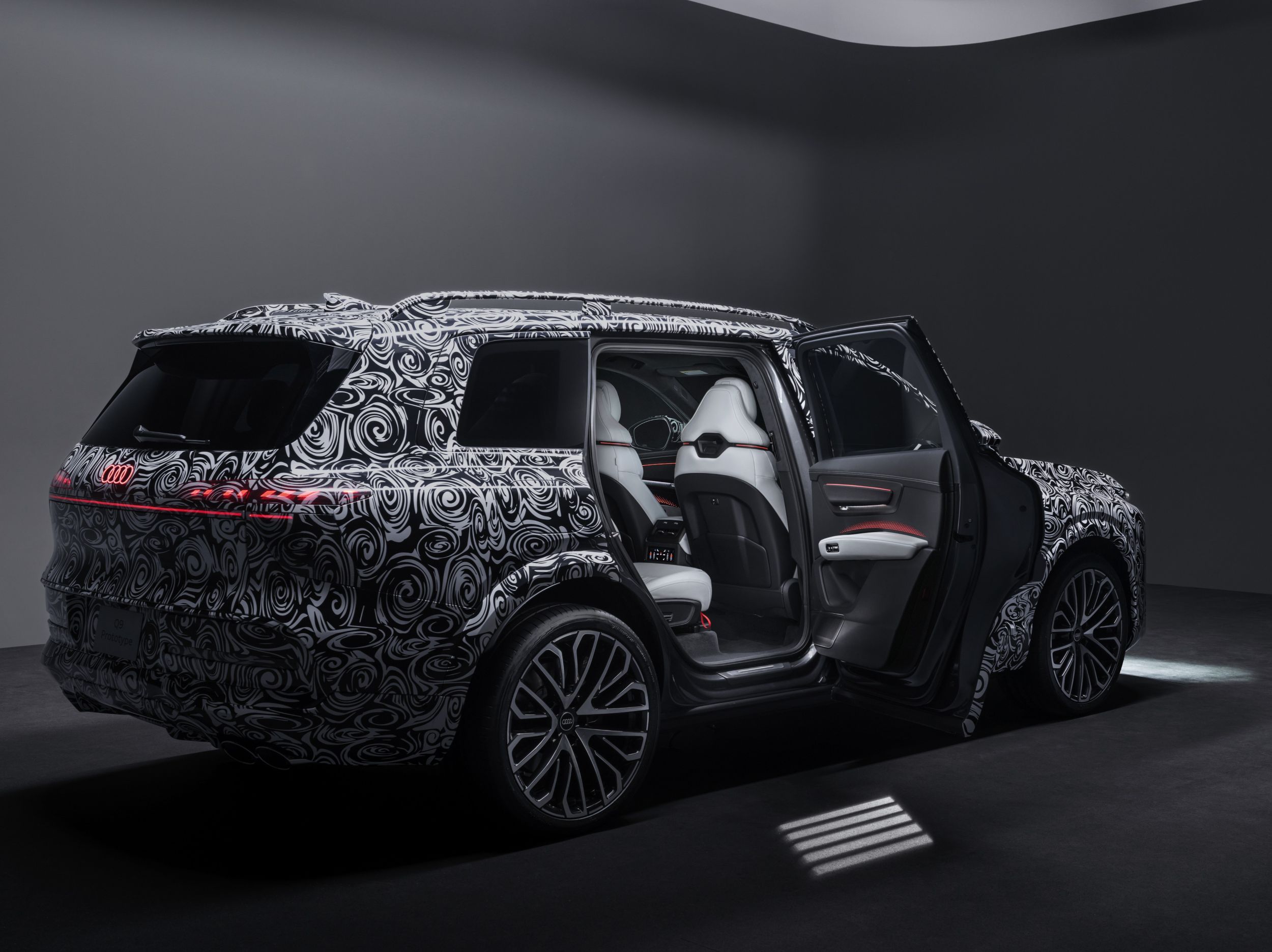 Audi Reveals Interior Details of the New Q9
