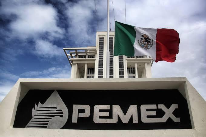 Pemex Reports Net Income of US$ 900