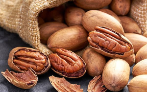 China imposes a tariff of up to 52% on Mexican pecans.